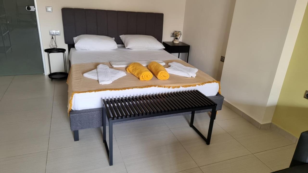 Sandy Point Villas Chania Agia Marina  ภายนอก รูปภาพ